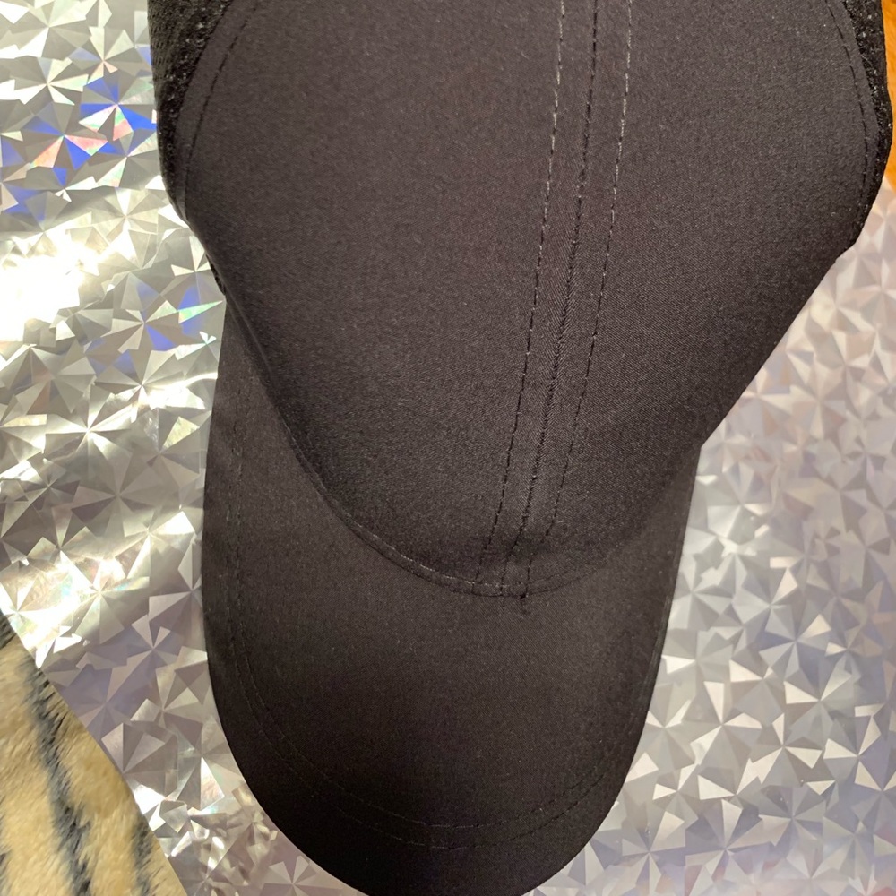 Black H&M snap back Baseball Cap